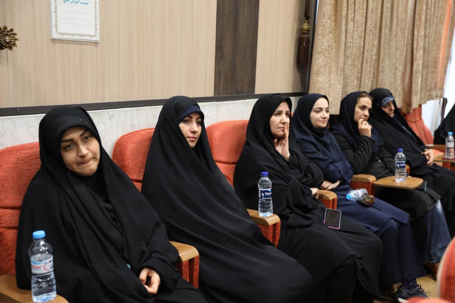 بهره گیری از ایده ها نوآورانه و نظرات کارشناسی در برنامه ها 9