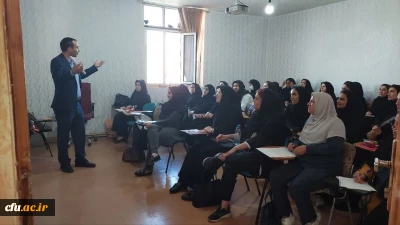 برگزاری دوره توانمند سازی معلمان مدارس غیردولتی با هدف ارتقاءدانش تخصصی آموزگاران 