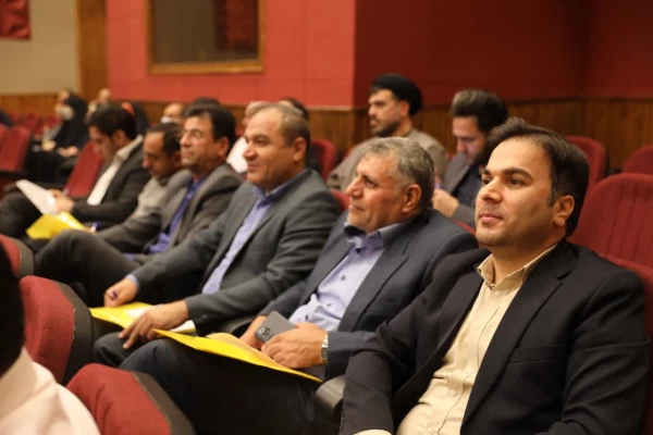 احیای مدرسه دارای چند مولفه است اما بنیادی ترین آن ها معلم است 4