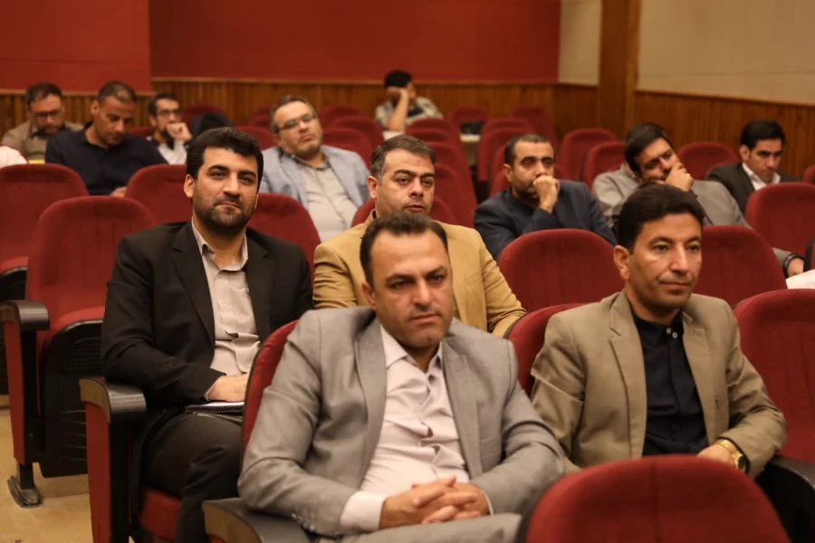 احیای مدرسه دارای چند مولفه است اما بنیادی ترین آن ها معلم است 9