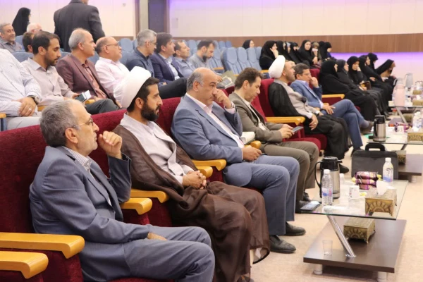 مراسم تکریم و معارفه سرپرست پردیس حضرت فاطمه الزهرا(س)و مرکز شهیدرجایی اصفهان 2