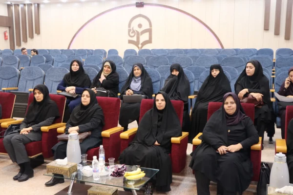 مراسم تکریم و معارفه سرپرست پردیس حضرت فاطمه الزهرا(س)و مرکز شهیدرجایی اصفهان 2