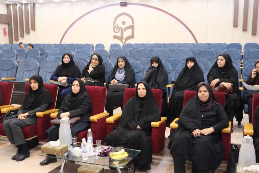 مراسم تکریم و معارفه سرپرست پردیس حضرت فاطمه الزهرا(س)و مرکز شهیدرجایی اصفهان 2