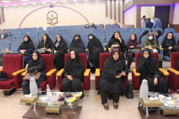 مراسم تکریم و معارفه سرپرست پردیس حضرت فاطمه الزهرا(س)و مرکز شهیدرجایی اصفهان 2