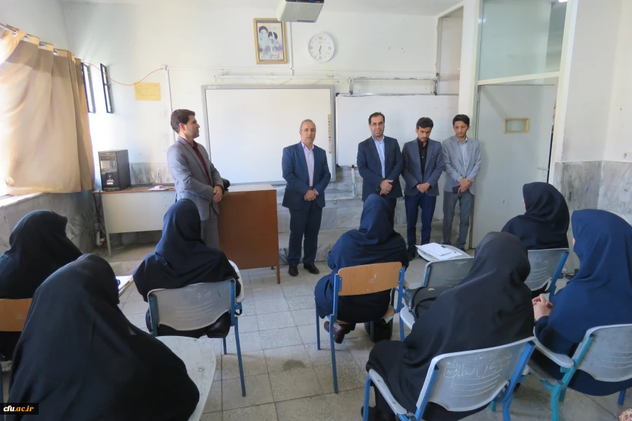 برگزاری دوره توانمند سازی معلمان مدارس غیردولتی در استان مرکزی
 3