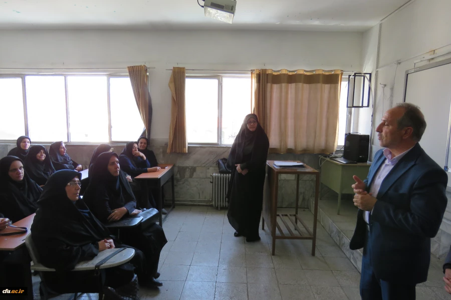 برگزاری دوره توانمند سازی معلمان مدارس غیردولتی در استان مرکزی
 8