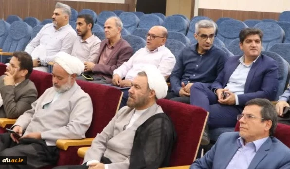 تربیت با رویکرد انتقادی از مولفه های تربیت معلم واکنش گرا و پویا  4