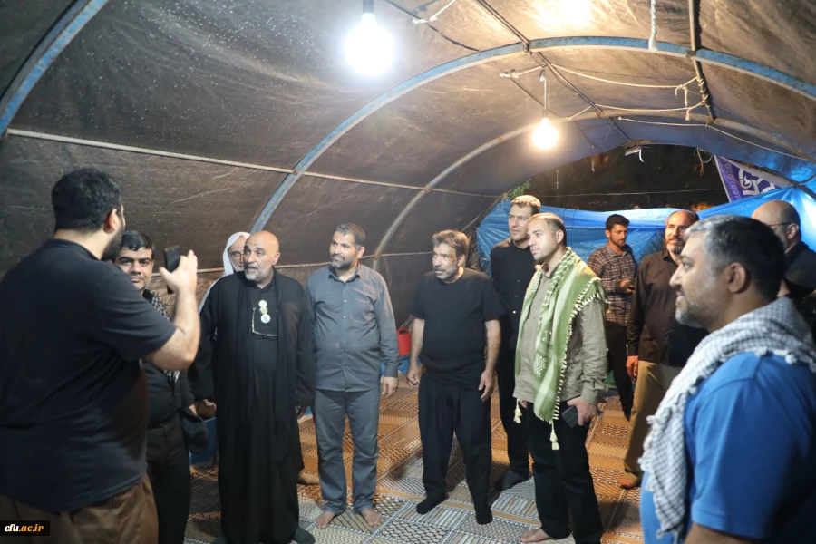 خادمان و زائران موکب دانشگاه فرهنگیان در کربلا