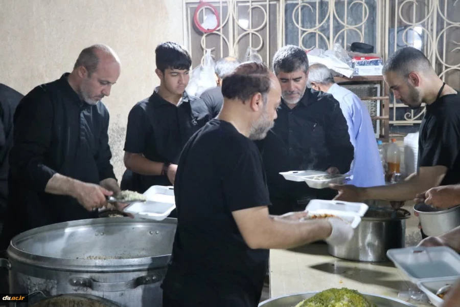 خادمان و زائران موکب دانشگاه فرهنگیان در کربلا