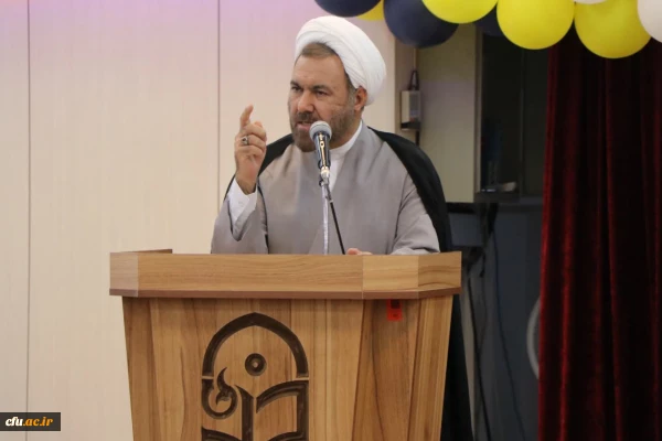 تربیت با رویکرد انتقادی از مولفه های تربیت معلم واکنش گرا و پویا  2