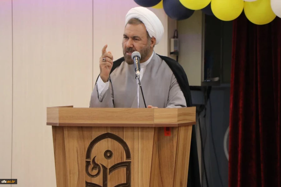 تربیت با رویکرد انتقادی از مولفه های تربیت معلم واکنش گرا و پویا  2