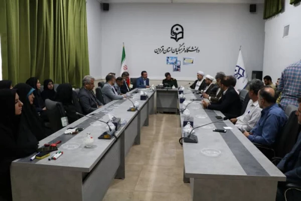 نشست هم اندیشی کارکنان و اعضای هیات علمی دانشگاه فرهنگیان با فرمانده سپاه صاحب الامر( عج) 2