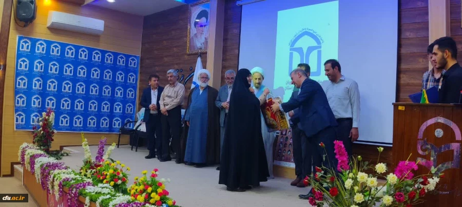 برگزاری مراسم تجلیل از رزمندگان وایثارگران دفاع مقدس 8