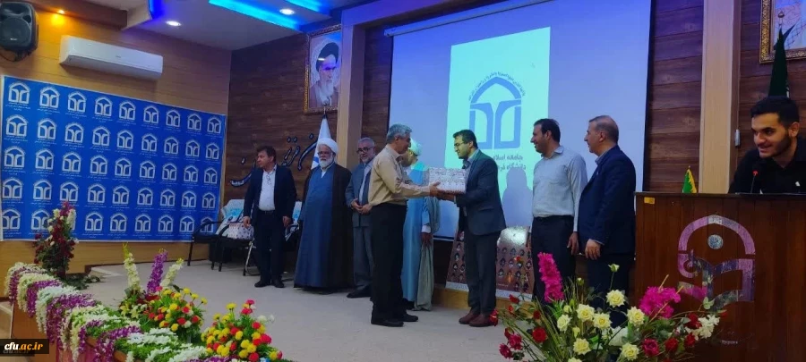 برگزاری مراسم تجلیل از ایثارگران و خانواده شهدا در هفته دفاع مقدس 11