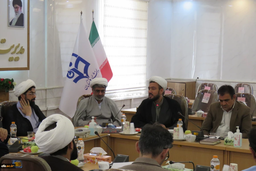 برنامه درسی مغفول شده در تربیت معلم باید توسط اساتید شناسایی شود
 3