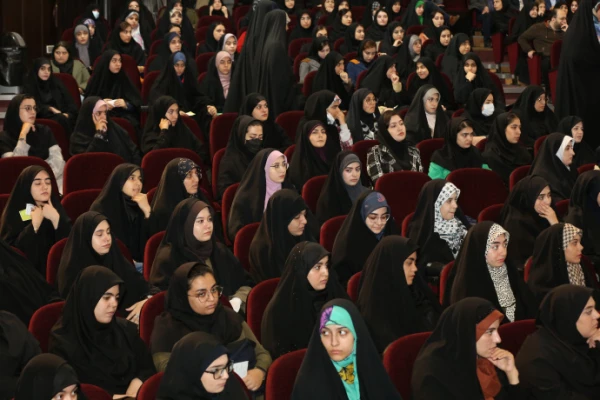 حضور رئیس قوه قضاییه در جمع دانشجویان و اساتید دانشگاه های استان آذربایجان شرقی
 2