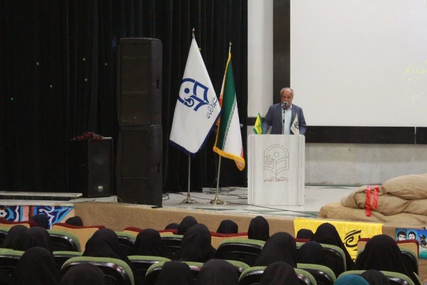 مشاور و دستیار ویژه معاون هماهنگ کننده سپاه:
در تقابل با آمریکا ما پیروز میدانیم 6