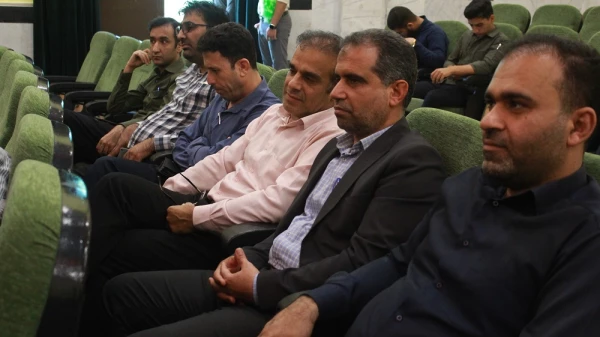 مشاور و دستیار ویژه معاون هماهنگ کننده سپاه:
در تقابل با آمریکا ما پیروز میدانیم 7