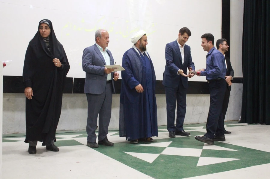 مشاور و دستیار ویژه معاون هماهنگ کننده سپاه:
در تقابل با آمریکا ما پیروز میدانیم 13