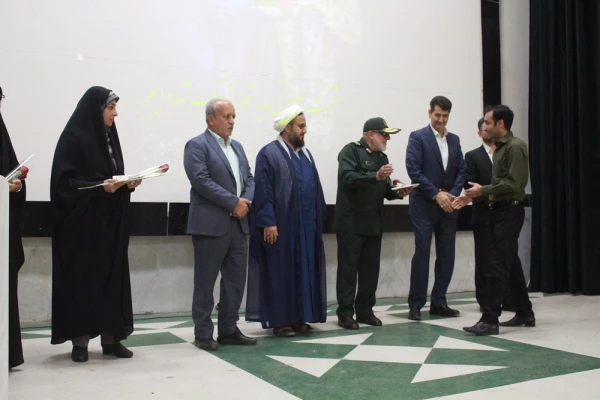 مشاور و دستیار ویژه معاون هماهنگ کننده سپاه:
در تقابل با آمریکا ما پیروز میدانیم 14