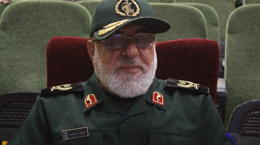 مشاور و دستیار ویژه معاون هماهنگ کننده سپاه:
در تقابل با آمریکا ما پیروز میدانیم 19