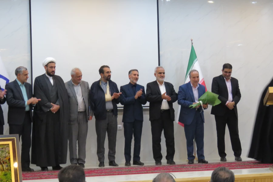 آیین تکریم و معارفه سرپرست مدیریت امور پردیس های دانشگاه فرهنگیان استان مرکزی برگزار شد
 8