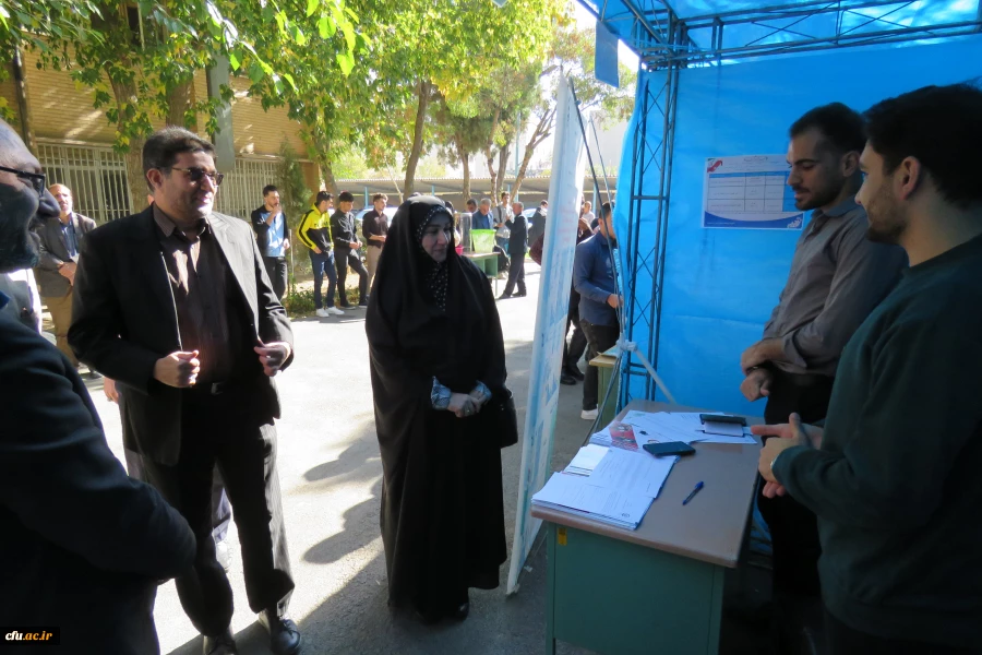 بازدیدمدیرکل فرهنگی دانشگاه فرهنگیان از روند ثبت نام دانشجویان نوورود استان مرکزی
 5