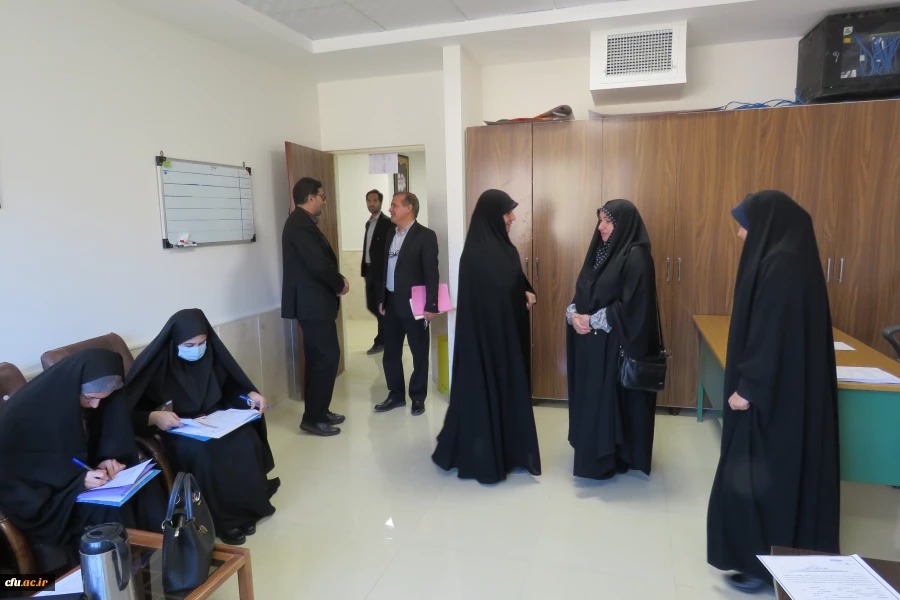 بازدیدمدیرکل فرهنگی دانشگاه فرهنگیان از روند ثبت نام دانشجویان نوورود استان مرکزی
 15