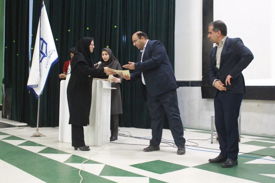 با حضور چهره های ادبی مطرح استان؛
همایش تخصصی نیاز جامعه به حافظ در دانشگاه فرهنگیان استان بوشهر برگزار شد 2