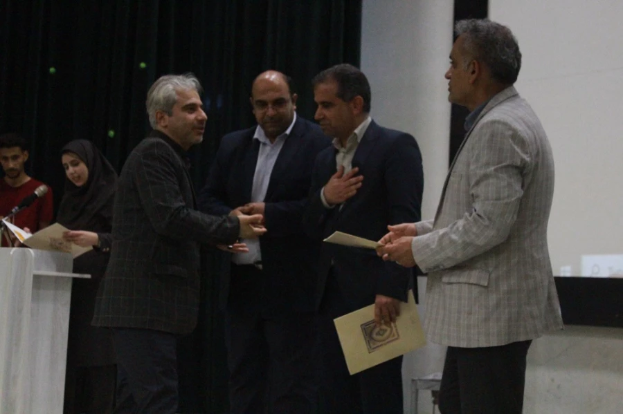 با حضور چهره های ادبی مطرح استان؛
همایش تخصصی نیاز جامعه به حافظ در دانشگاه فرهنگیان استان بوشهر برگزار شد 3