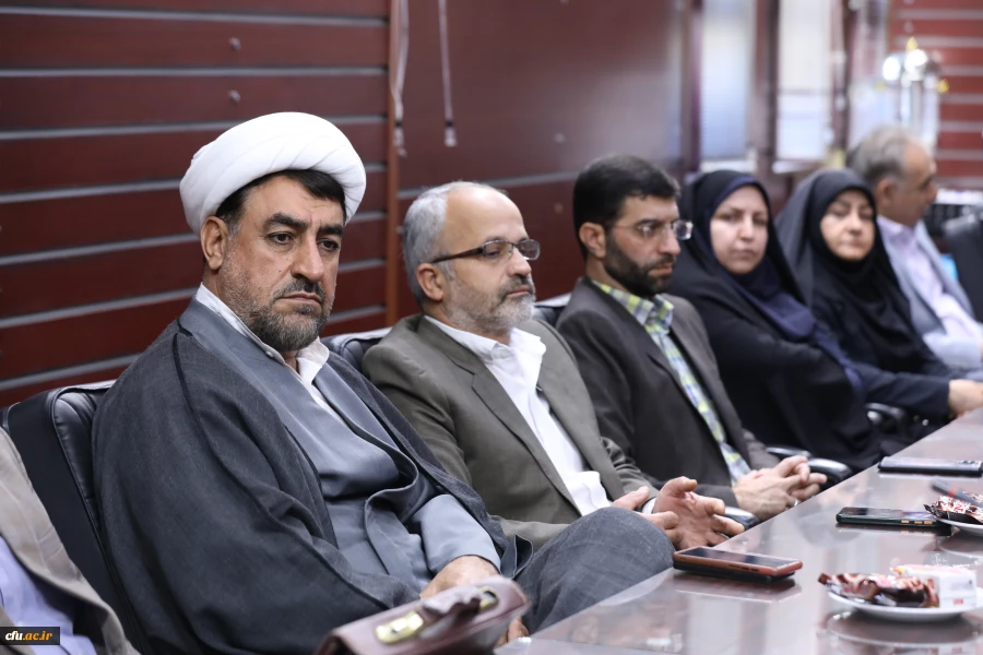 کارگاه تخصصی با عنوان معرفی راهکارهای توسعه فعالیت های علمی بین المللی: نگارش کتاب بین المللی برگزار شد 3کارگاه تخصصی با عنوان معرفی راهکارهای توسعه فعالیت های علمی بین المللی: نگارش کتاب بین المللی برگزار شد 4