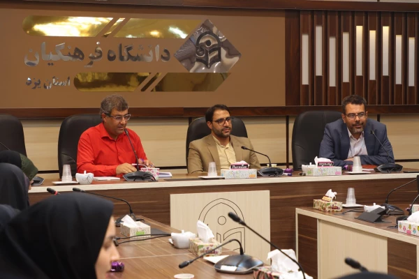 هیأت اندیشه ورز؛ بهترین اتمسفر برای طراحی و ایده پردازی و برنامه ریزی
 4