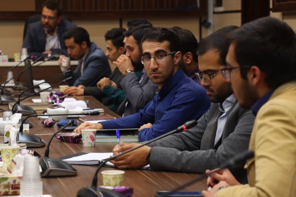 هیأت اندیشه ورز؛ بهترین اتمسفر برای طراحی و ایده پردازی و برنامه ریزی
 5