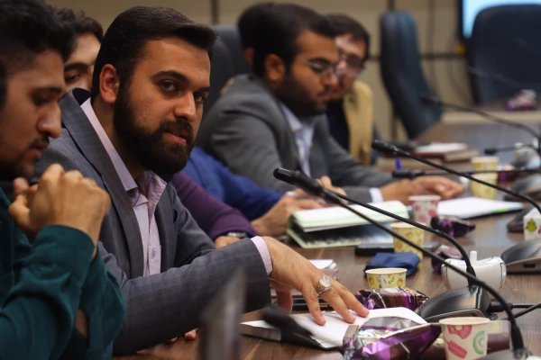 هیأت اندیشه ورز؛ بهترین اتمسفر برای طراحی و ایده پردازی و برنامه ریزی
 6