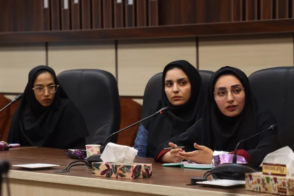 هیأت اندیشه ورز؛ بهترین اتمسفر برای طراحی و ایده پردازی و برنامه ریزی
 7