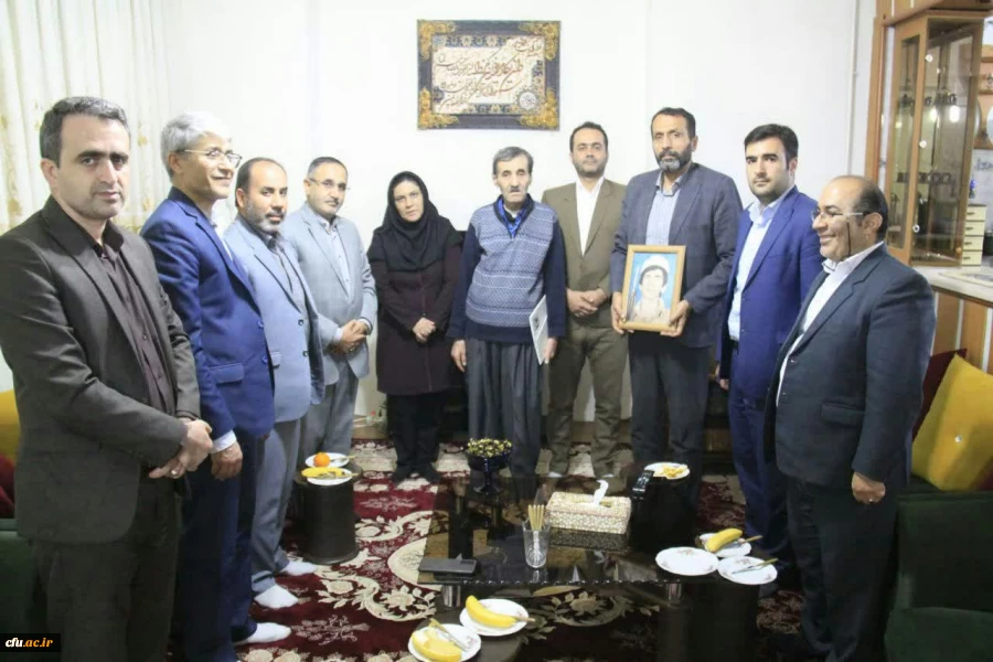 دیدار معاون حقوقی و امور مجلس وزیر آموزش و پرورش با خانواده شهید دانش آموز «اسعد رضایی» در سنندج
 2