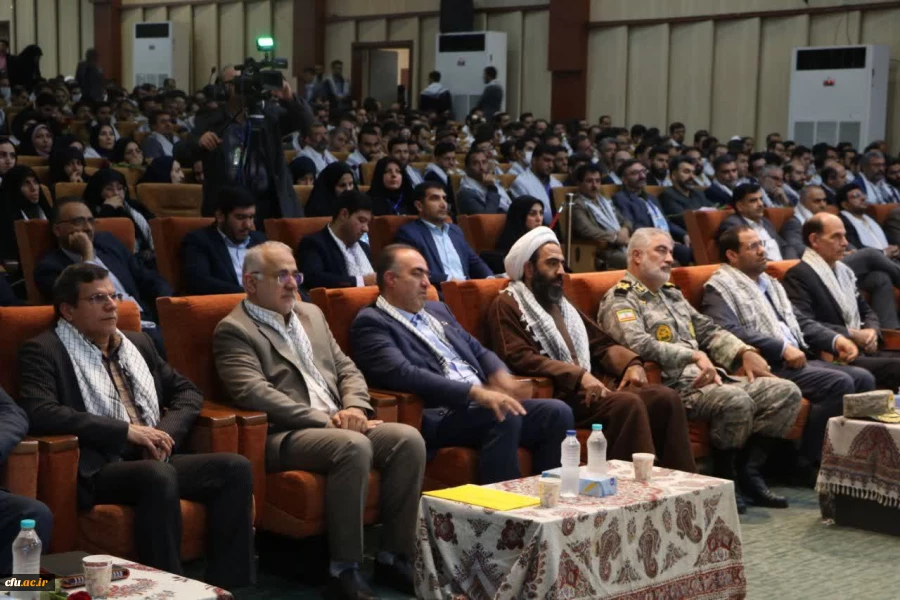 سفر استانی وزیر آموزش و پرورش به استان اصفهان و دیدار با دانشجو معلمان و دانش آموزان در آستانه فرارسیدن روز دانش آموز 4