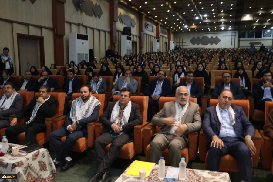 سفر استانی وزیر آموزش و پرورش به استان اصفهان و دیدار با دانشجو معلمان و دانش آموزان در آستانه فرارسیدن روز دانش آموز 6