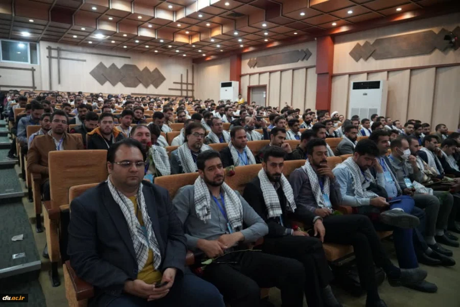 سفر استانی وزیر آموزش و پرورش به استان اصفهان و دیدار با دانشجو معلمان و دانش آموزان در آستانه فرارسیدن روز دانش آموز 16