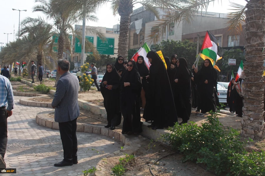 با حضور باشکوه مسئولان، کارکنان، اساتید و دانشجومعلمان دانشگاه فرهنگیان استان بوشهر؛
راهپیمایی 13 آبان در بوشهر برگزار شد 14