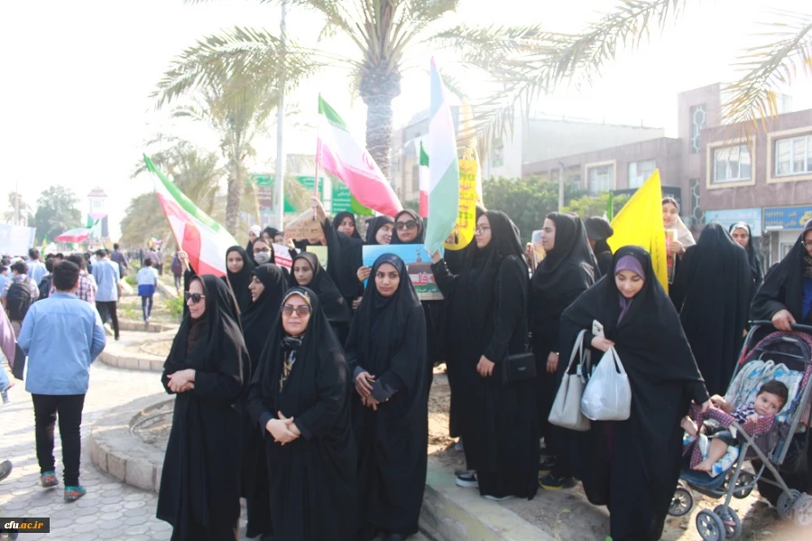 با حضور باشکوه مسئولان، کارکنان، اساتید و دانشجومعلمان دانشگاه فرهنگیان استان بوشهر؛
راهپیمایی 13 آبان در بوشهر برگزار شد 15