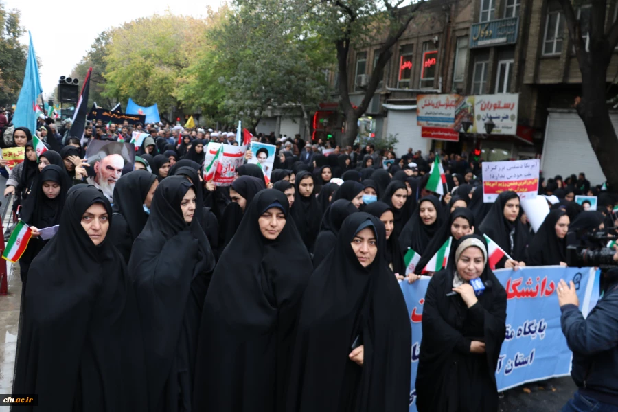 
راهپیمایی ۱۳ آبان ماه تبریز با حضور گسترده خانواده بزرگ دانشگاه فرهنگیان آذربایجان شرقی در تبریز 5