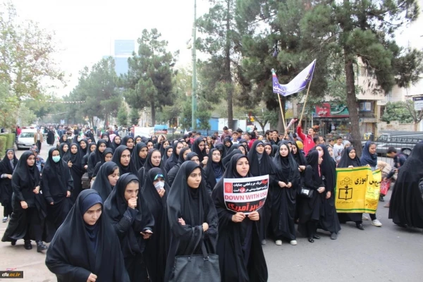 13 آبان روز تسخیر لانه جاسوسی، روز مبارزه با استکبار جهانی و روز دانش آموز گرامی باد. 21