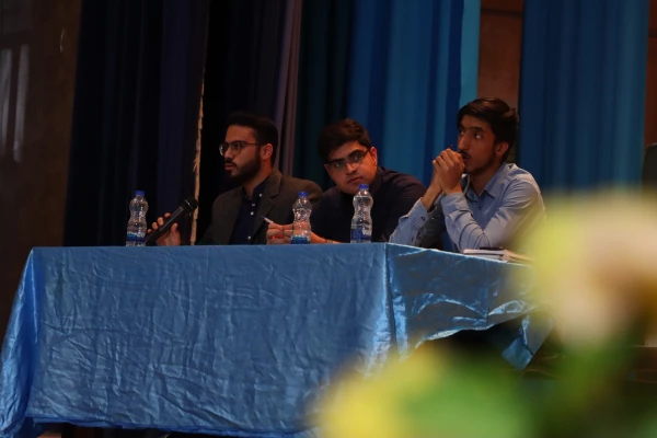 کرسی های آزاد اندیشی؛ بهترین بستر برای بیان آزادانه، عالمانه و شجاعانه دیدگاه ها
 5