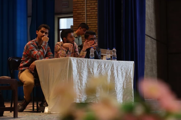 کرسی های آزاد اندیشی؛ بهترین بستر برای بیان آزادانه، عالمانه و شجاعانه دیدگاه ها
 6