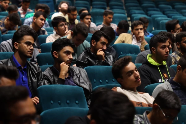 کرسی های آزاد اندیشی؛ بهترین بستر برای بیان آزادانه، عالمانه و شجاعانه دیدگاه ها
 7