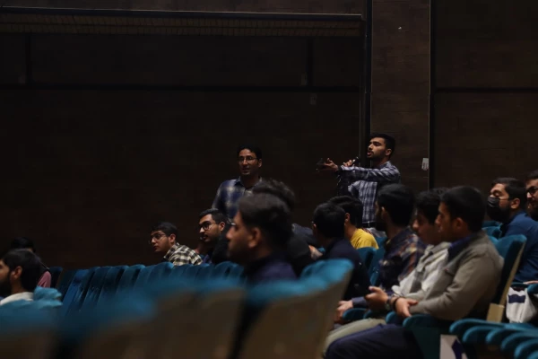 کرسی های آزاد اندیشی؛ بهترین بستر برای بیان آزادانه، عالمانه و شجاعانه دیدگاه ها
 10