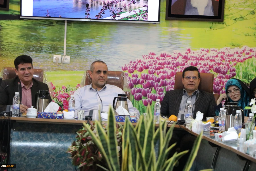 جلسه مشترک اعضا هیات علمی دانشگاه فرهنگیان استان اصفهان با معاونت پژوهشی و مدیر امور بین الملل سازمان مرکزی 5