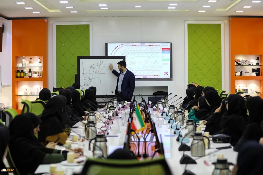 ایجاد فرصت های پژوهشی و علمی در زمینه نانو برای اعضای هیأت علمی و دانشجومعلمان 3