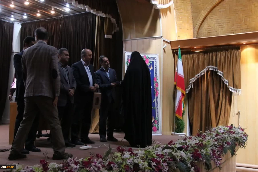 تجلیل از سه رتبه زیر ده،۶رتبه زیر ۱۰۰ودیگر رتبه های زیر۵۰۰ پذیرفته شده دردانشگاه فرهنگیان استان کرمان 3